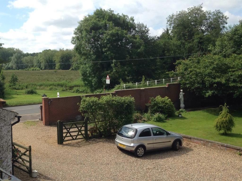 Bridge House B&B Coltishall Екстер'єр фото